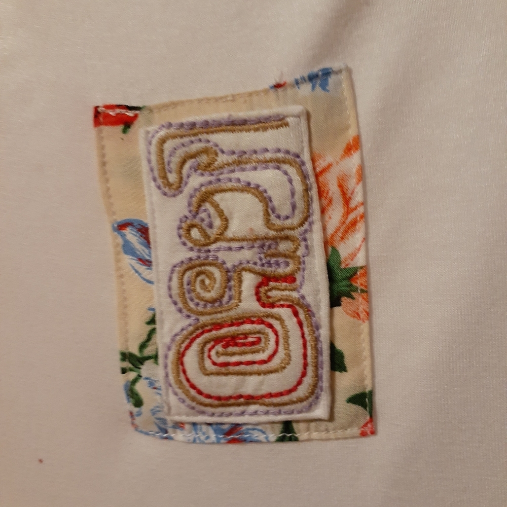Top/Blouse/Tunic - Picture 2 of 10